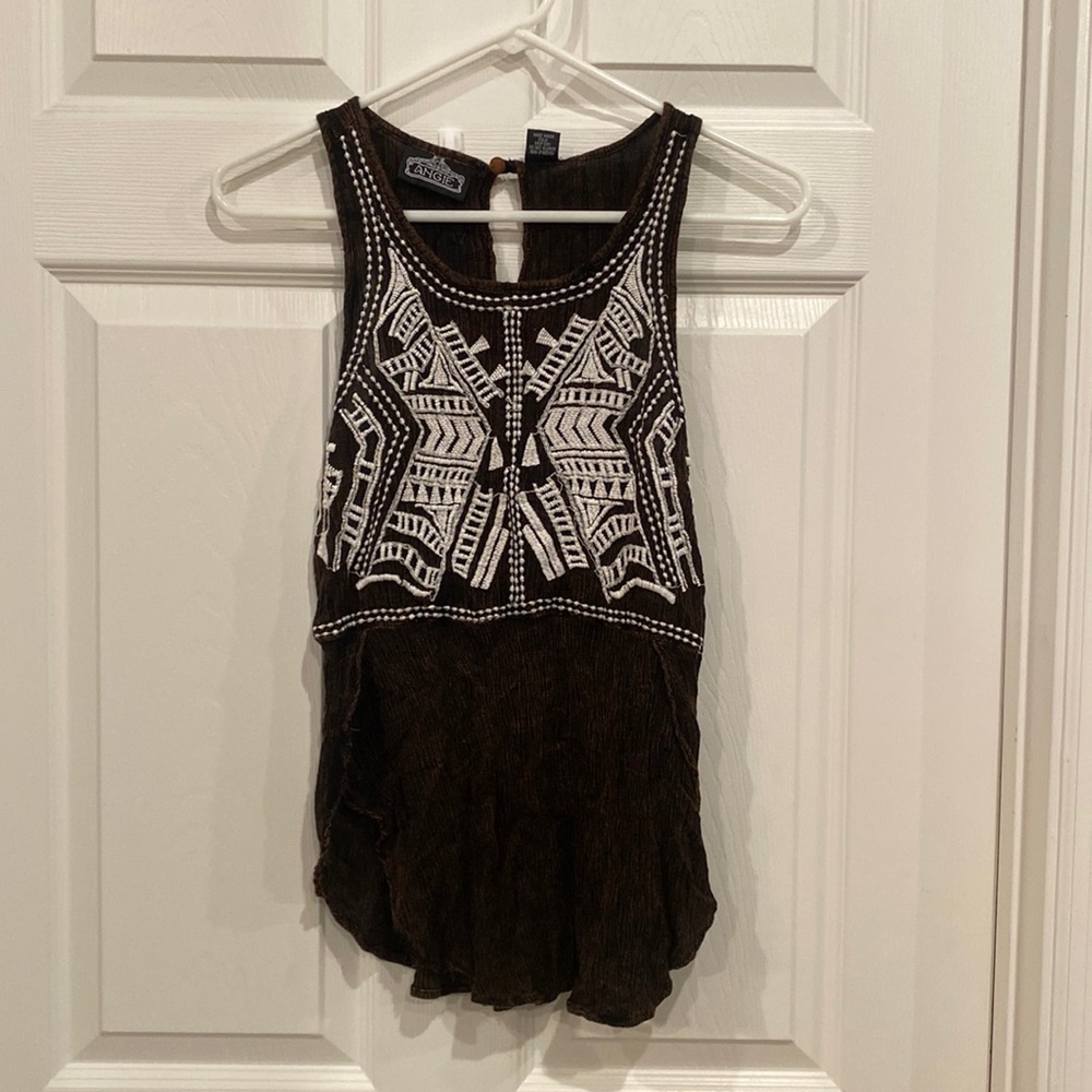 🐰Aztec stitched distressed tank